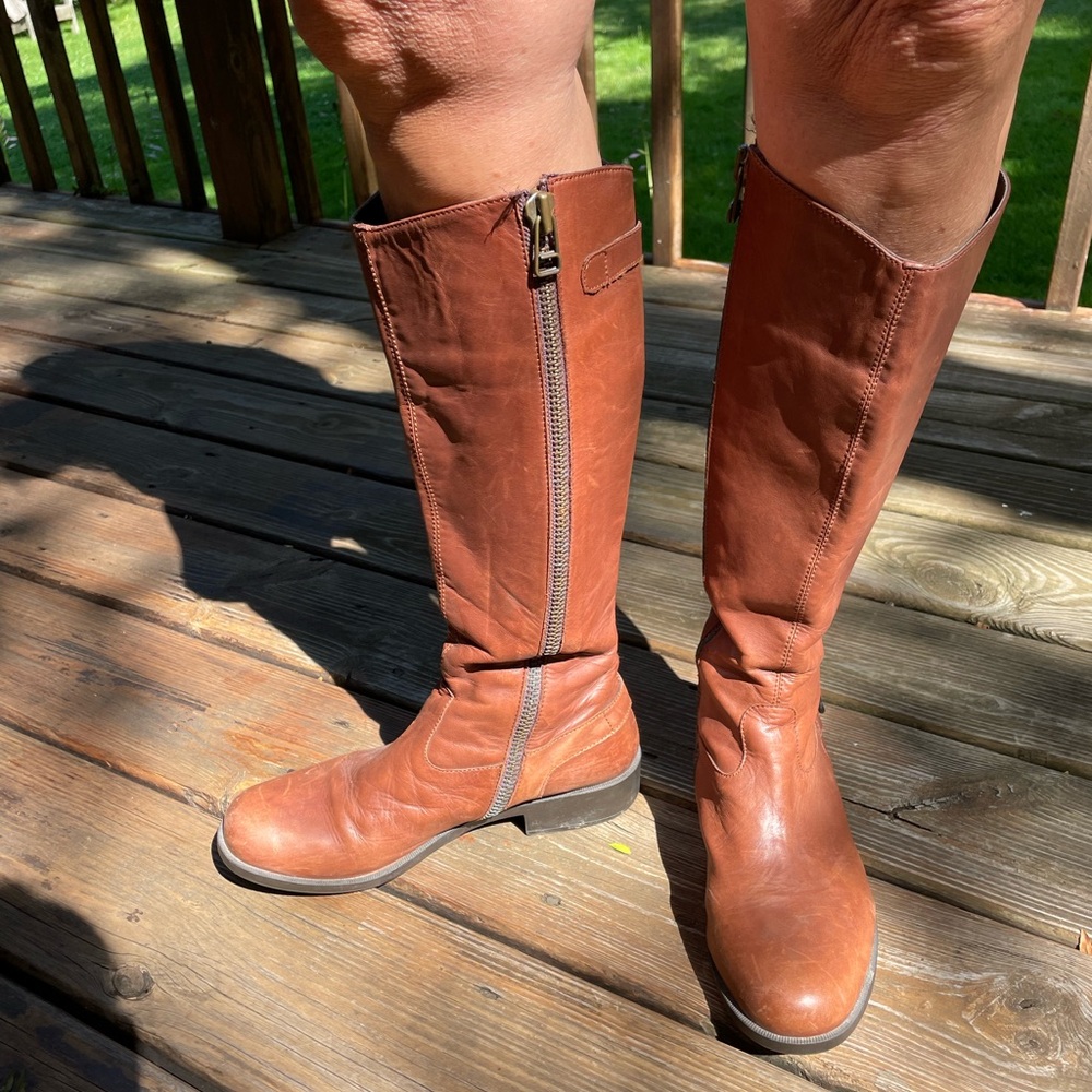 Camper Brown Heeled Boots with Classic Silhouette